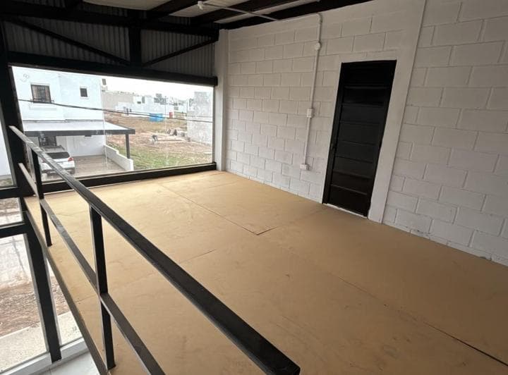Venta Local en Docta Urbanizacion Doble Altura - 5