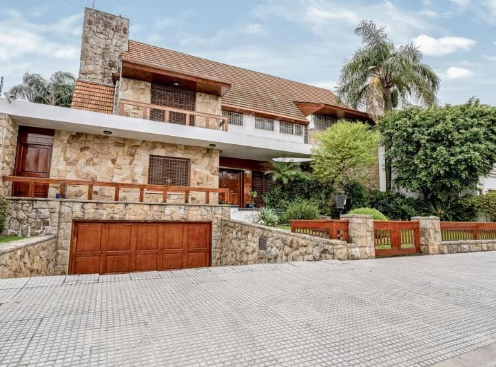 Venta | Casa 8 Ambientes | 4 Cocheras | Quincho | Playroom | Ramos Mejía - 2