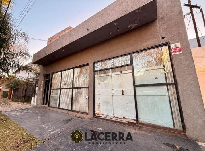 Oportunidad! Local Sobre Lote de 10x30 en El Centro de Villa Ballester - 2