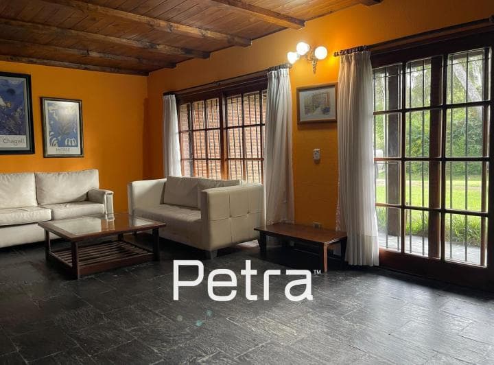 Casa en Venta en Pinamar - 5 Dorm. - Garaje Cubierto - 3