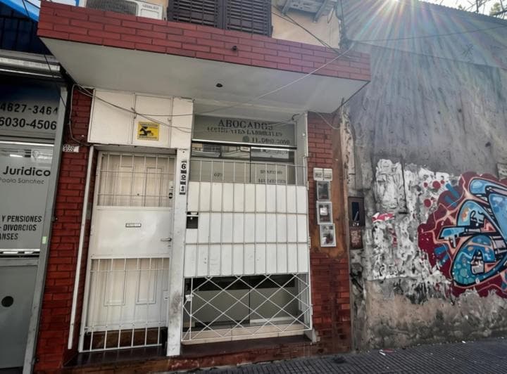 Local en Alquiler en Morón – Excelente Ubicación a m de La Estación - 2