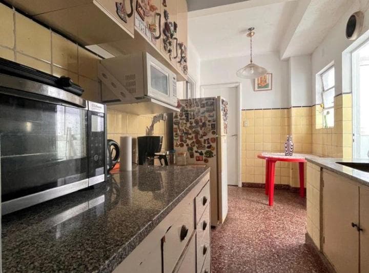 Excelente Departamento de Tres Ambientes con Dependencia de Servicio - 4