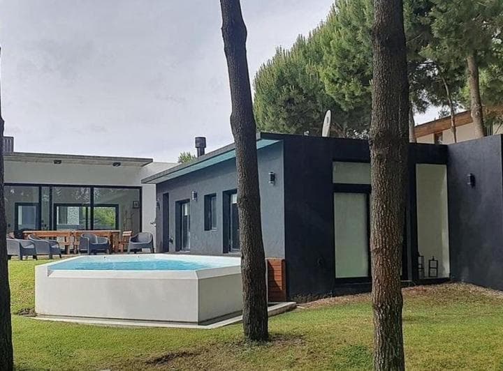 Casa en Venta - 4 Dorm. 3 Baños - Golf 2 - 3