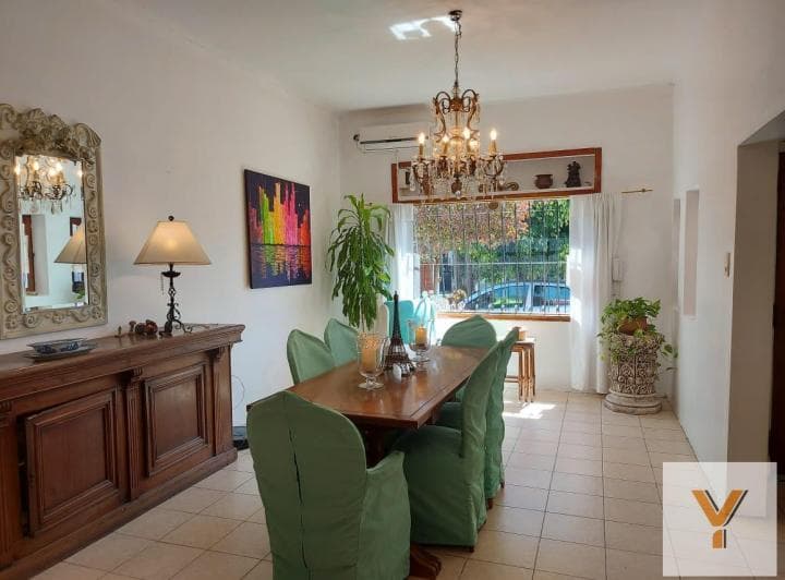 Casa en Venta - 3 Dorm. 3 Baños - Cochera - 235 m² - Castelar - 3