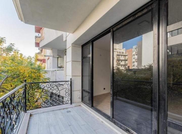Venta Amplio Monoambiente Divisible con Balcón a Estrenar Al Frente - 4