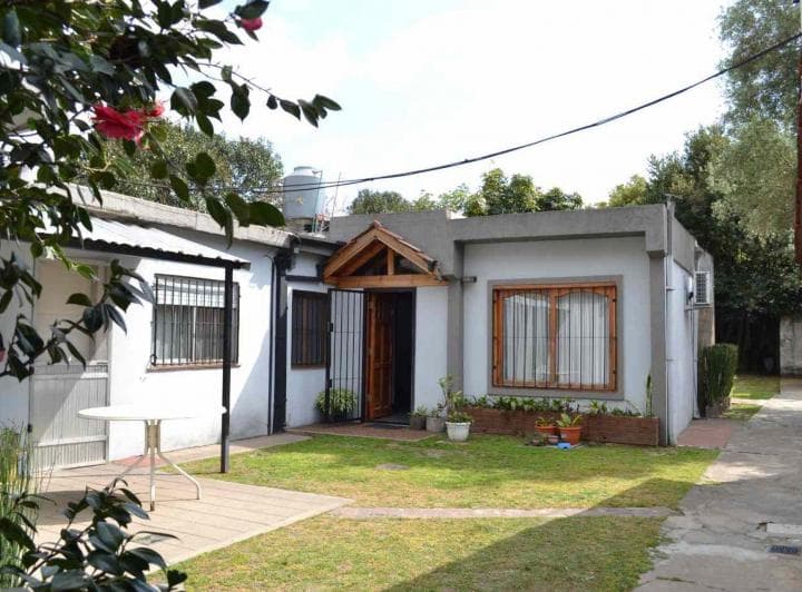 Casa en Venta Lomas de Zamora con Jardin y Galpon - 4