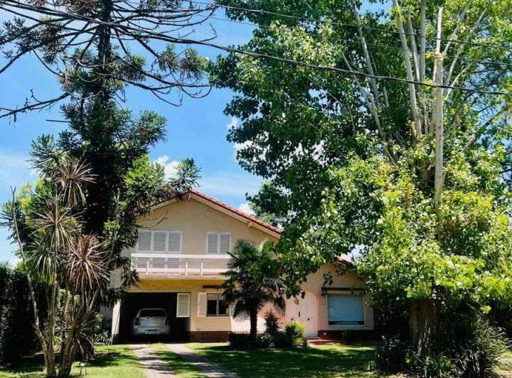 Venta Casa Pileta 4 Amb + Dependencia La Martona - 3