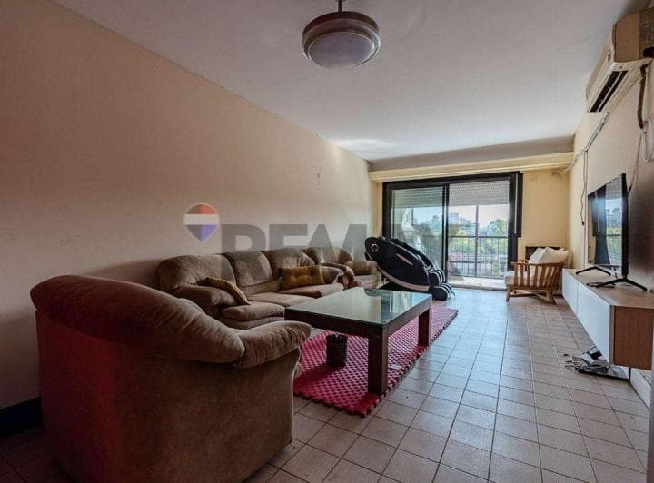 Excelente Piso Entero con Balcon en P. Chacabuco - 3