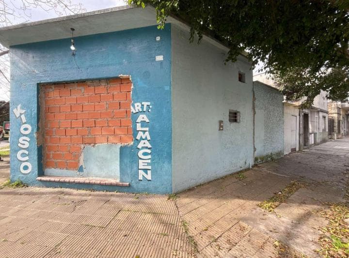 Venta PH + Local Comercial en Esquina - 4