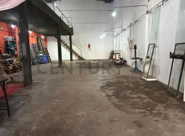 Venta Deposito con Vivienda Parque Patricios 8.66 X 23 - 4
