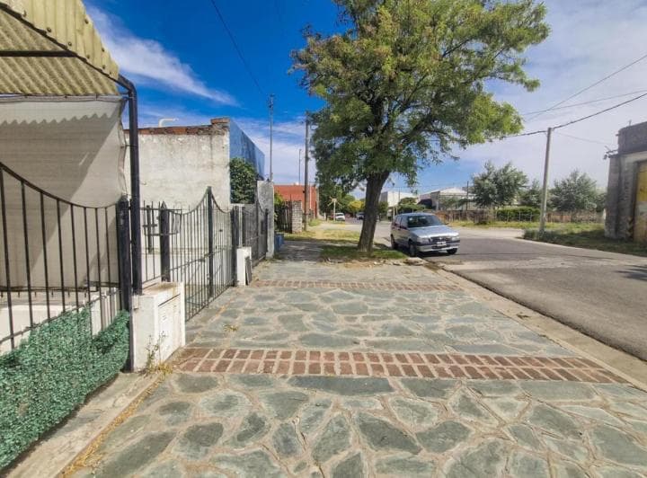 Casa en Venta - 1 Dormitorio 1 Baño - Tres Arroyos - 3