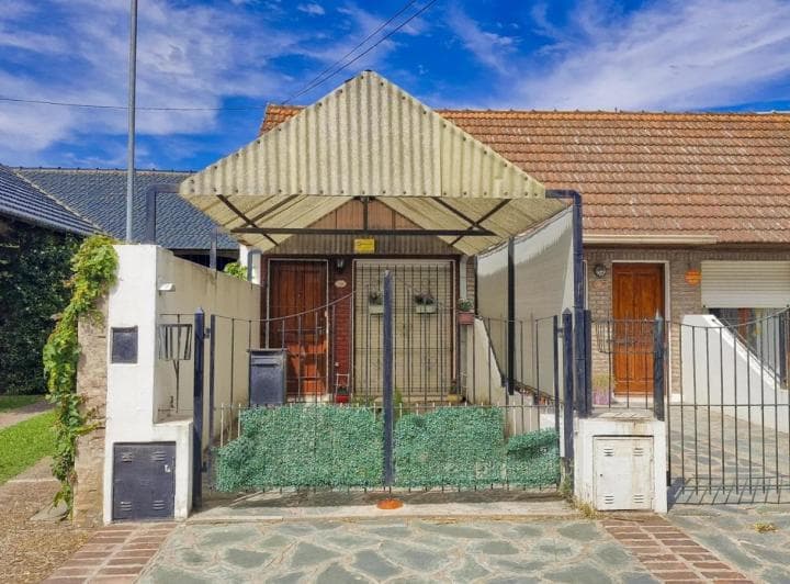 Casa en Venta - 1 Dormitorio 1 Baño - Tres Arroyos - 2
