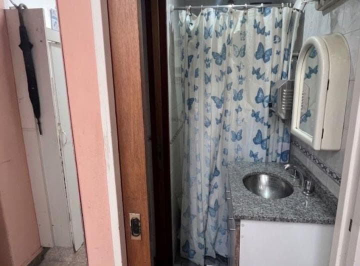 Local Comercial en Plena Av en Venta o Alquiler - Av San Juan 600 - 5