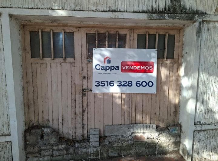 Casa en Venta a Reciclar en Barrio General Paz - 2