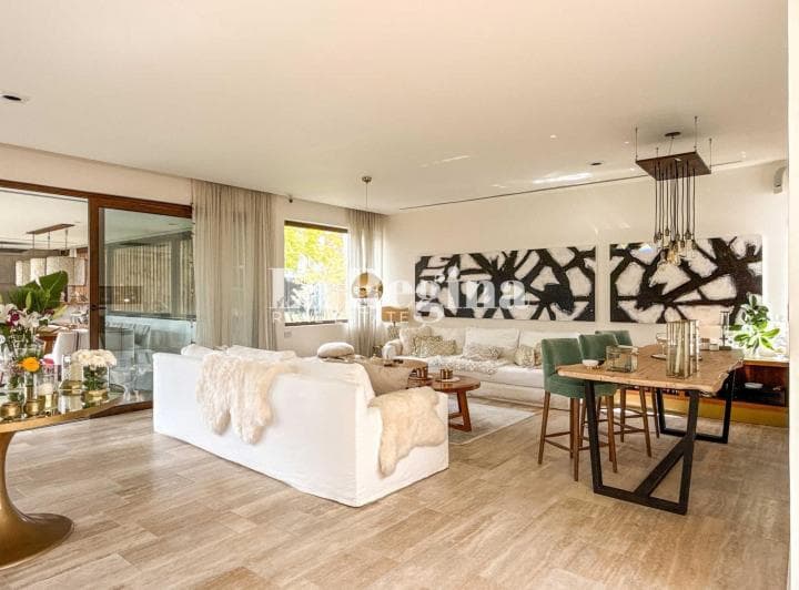 Casa en Venta de Estilo Moderno Al Lago en El Golf de Nordelta - 5