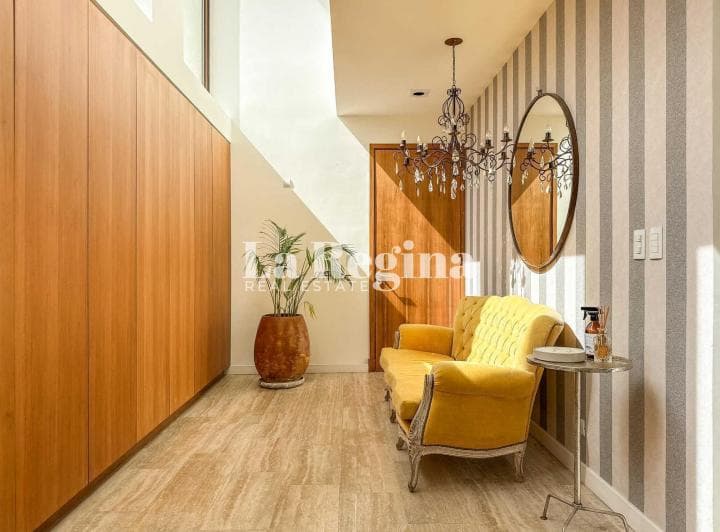 Casa en Venta de Estilo Moderno Al Lago en El Golf de Nordelta - 2