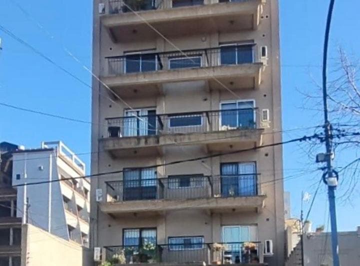 Dpto. 2 Ambientes en Lanus Este - 2