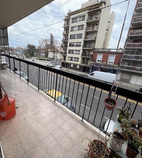 Ampl Semipiso Frente a Reciclar C/bcon Corr Herm Patio Excel Ubic Apto Crédito - 2