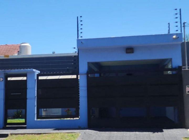 Venta Casa 3 Amb, Quincho, Parque Ituzaingo N a Cre - 2