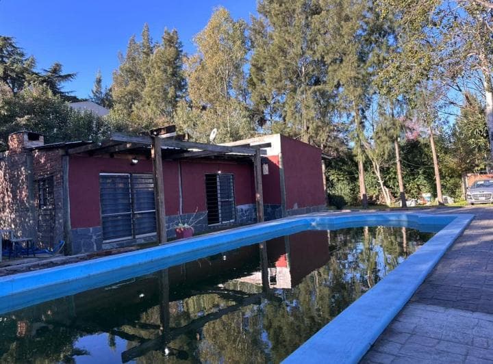 Venta Casa con Pileta Sobre Dos Lotes - La Reja - 2