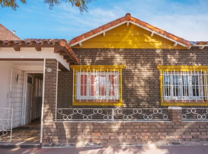 Casa en Godoy Cruz — a m de Acceso Sur - 2