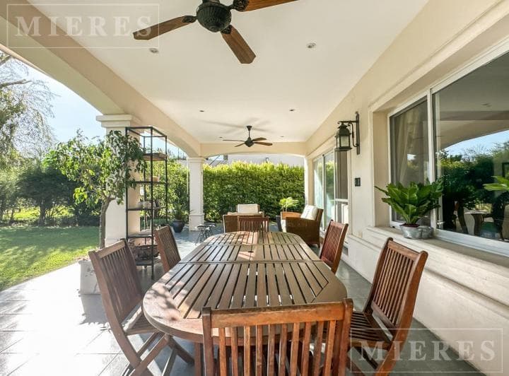 Casa Sobre Lote Interno en Los Castores a La Venta en Nordelta - 3