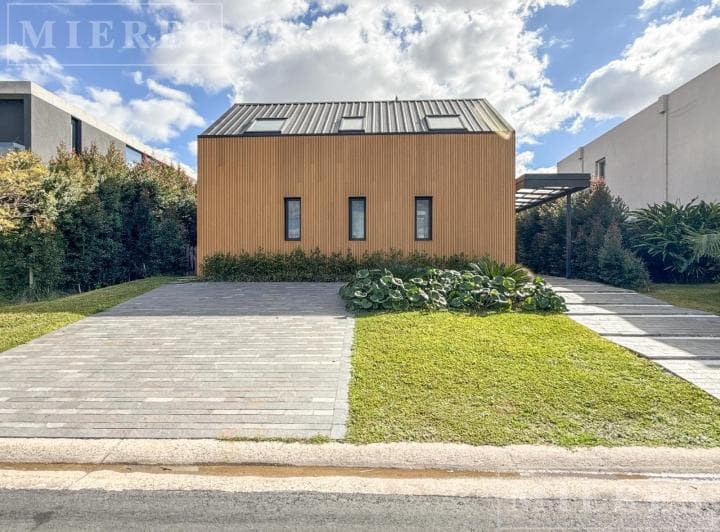 Casa en Venta en El Barrio Los Castaños, Nordelta - 3