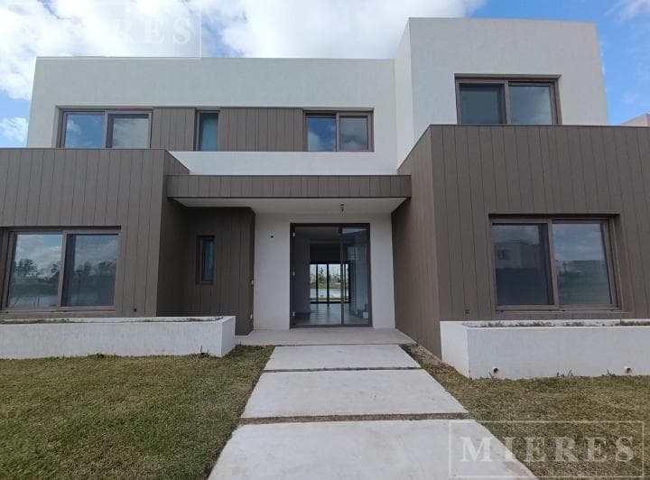 Casa a La Laguna en Venta, Barrio Santa Ana - 5