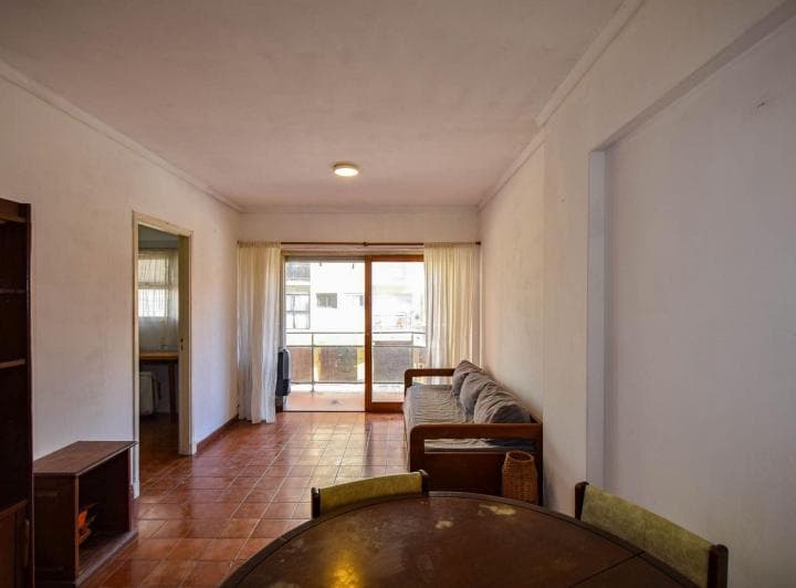 Venta Departamento 2 Amb. Frente C/balcón La Perla - 4