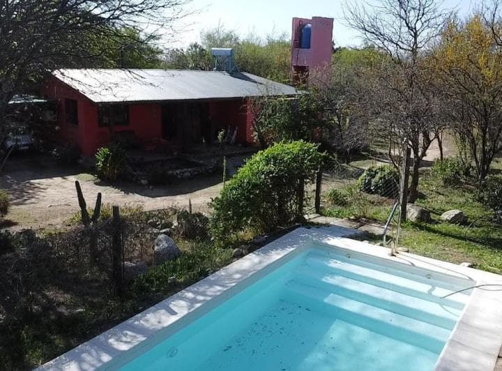 En Venta Casa en Terreno 2.500 m² con Pileta, Escritura! en Las Chacras de Villa de Las Rosas, Trasl - 2