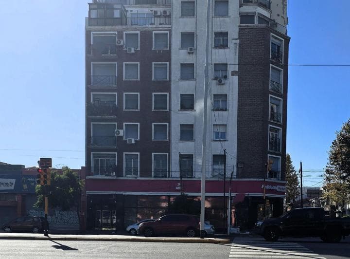 Departamento 5 Ambientes en Venta en Avellaneda - 2