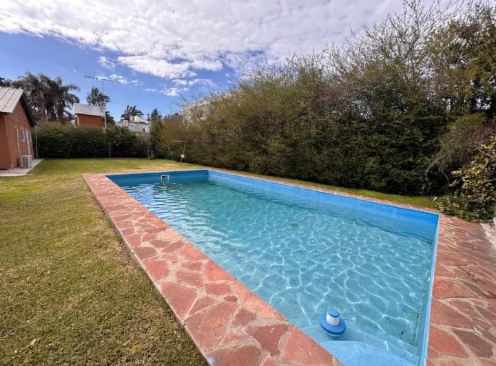 Venta de Casa Multifamiliar con Pileta en Barrio Montecarlo del Viso Pilar - 5