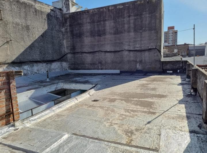 Venta en Block - Local + 6 Departamentos - 2