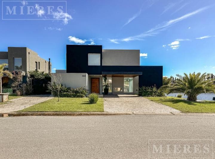Excelente Casa en Venta a La Laguna en La Comarca, Bancalari - 4