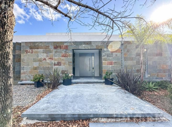 Venta - Casa en Santa Catalina - Una Planta - Villanueva - 2