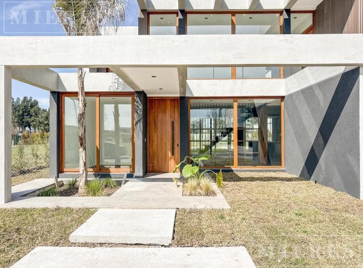 Casa en Venta a Estrenar en El Barrio Carpinchos, Nordelta - 4