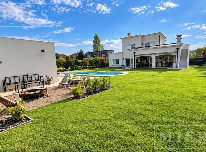 Casa en Venta en El Barrio Santa Catalina, Villa Nueva - 3