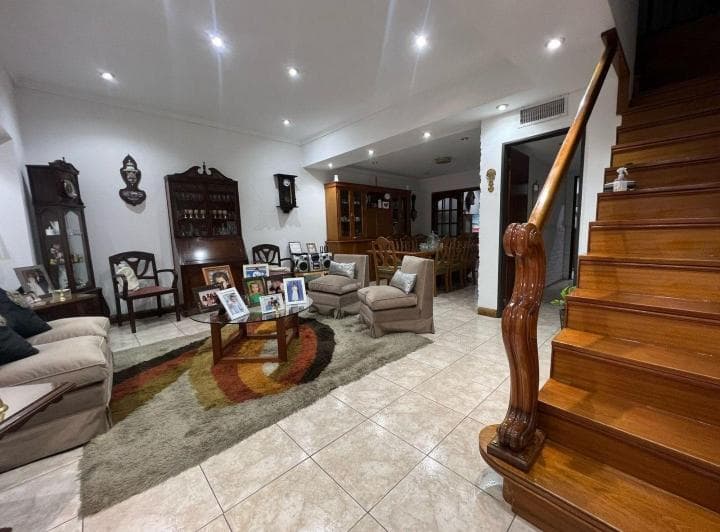 *moderno Chalet de 6 Amb. en 2 Plantas Sobre Lote de 8,66 X 26 - 2