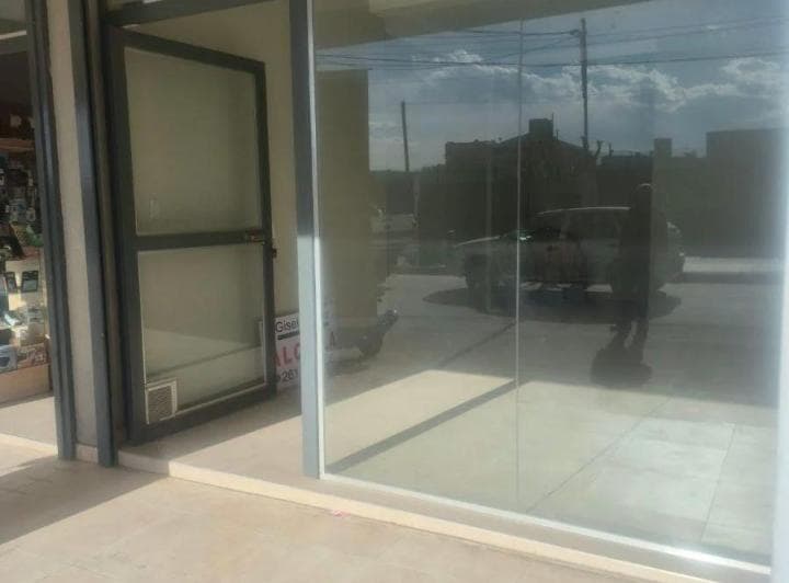 Gisela Zumer - Servicios Inmobiliarios - Vende: - 5