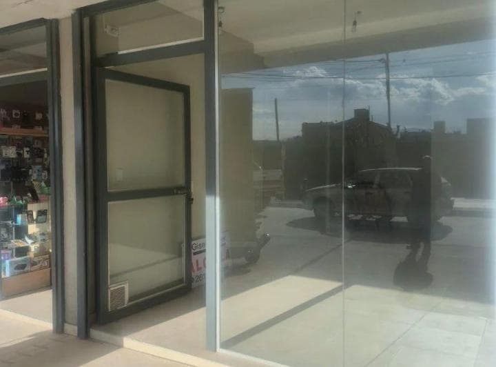 Gisela Zumer - Servicios Inmobiliarios - Vende: - 4