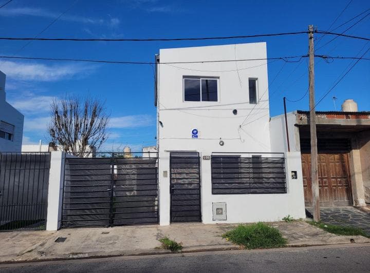 Duplex en Venta de 2 Dorm. y Patio - 3