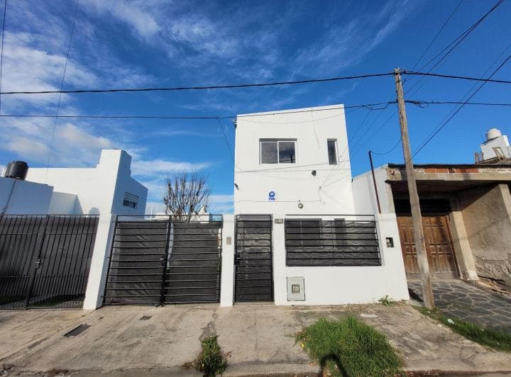 Duplex en Venta de 2 Dorm. y Patio - 4