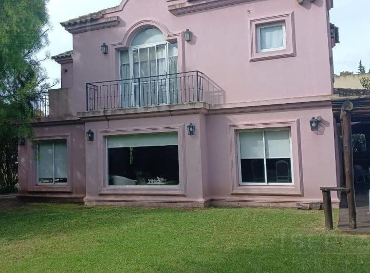 Venta Casa 4 Ambientes en El Bosque, Campana - 3