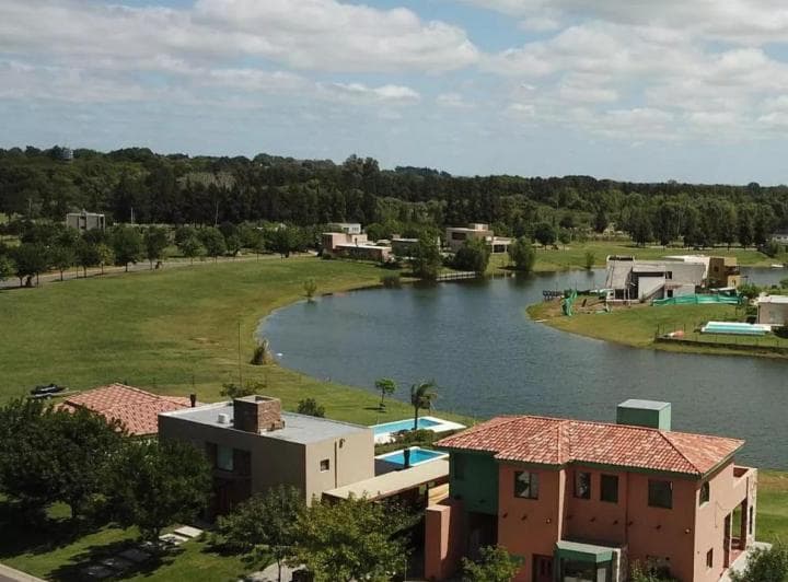 Venta Lote a La Laguna en Barrio Náutico El Cazal Orientación Noroeste. - 4