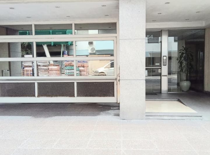 3 Ambientes Cochera Baulera a m del Parque Centenario y 3 Cuadras del Subte Impecable - 2