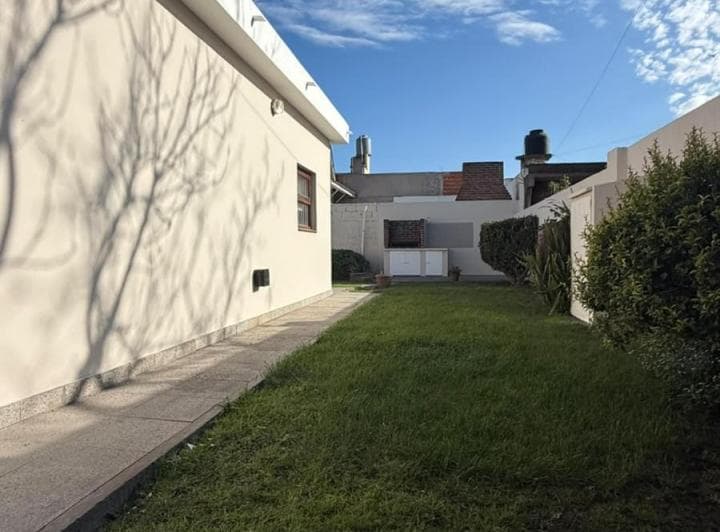 Casa en Venta - 2 Dorm. 1 Baño - 200 m - Mar del Plata - 4