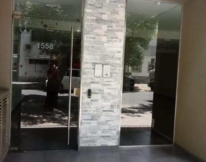 Monoambiente Frentista con Balcón en B° Nta Sra de Lourdes. - 2