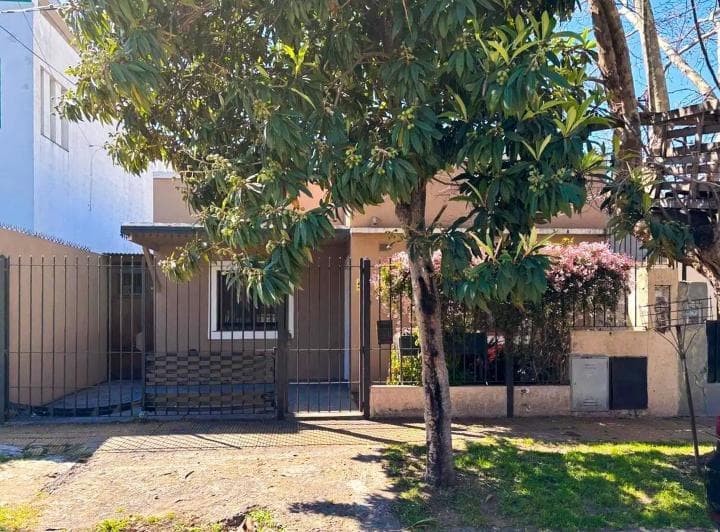 Casa en Venta, 2 Dorm., con Jardín - Martinez, San Isidro - 3