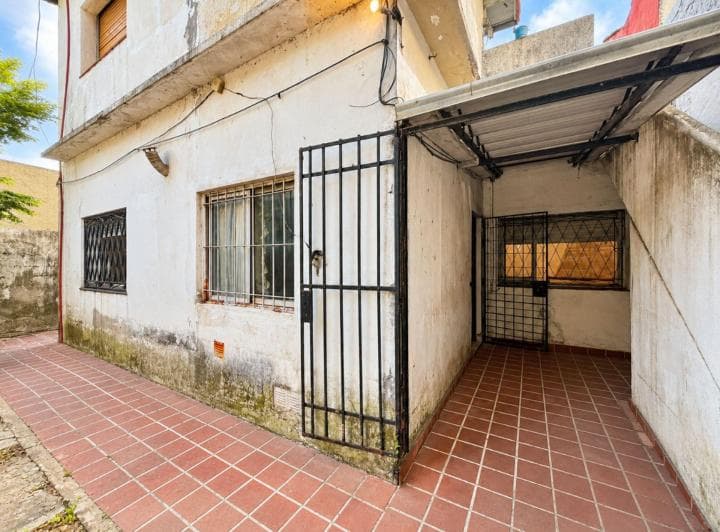 Casa + Departamento + Local en Venta Haedo Sur - 5