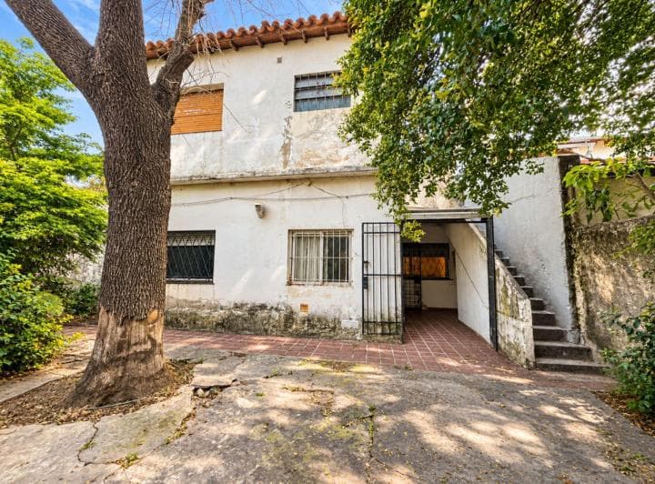Casa + Departamento + Local en Venta Haedo Sur - 3